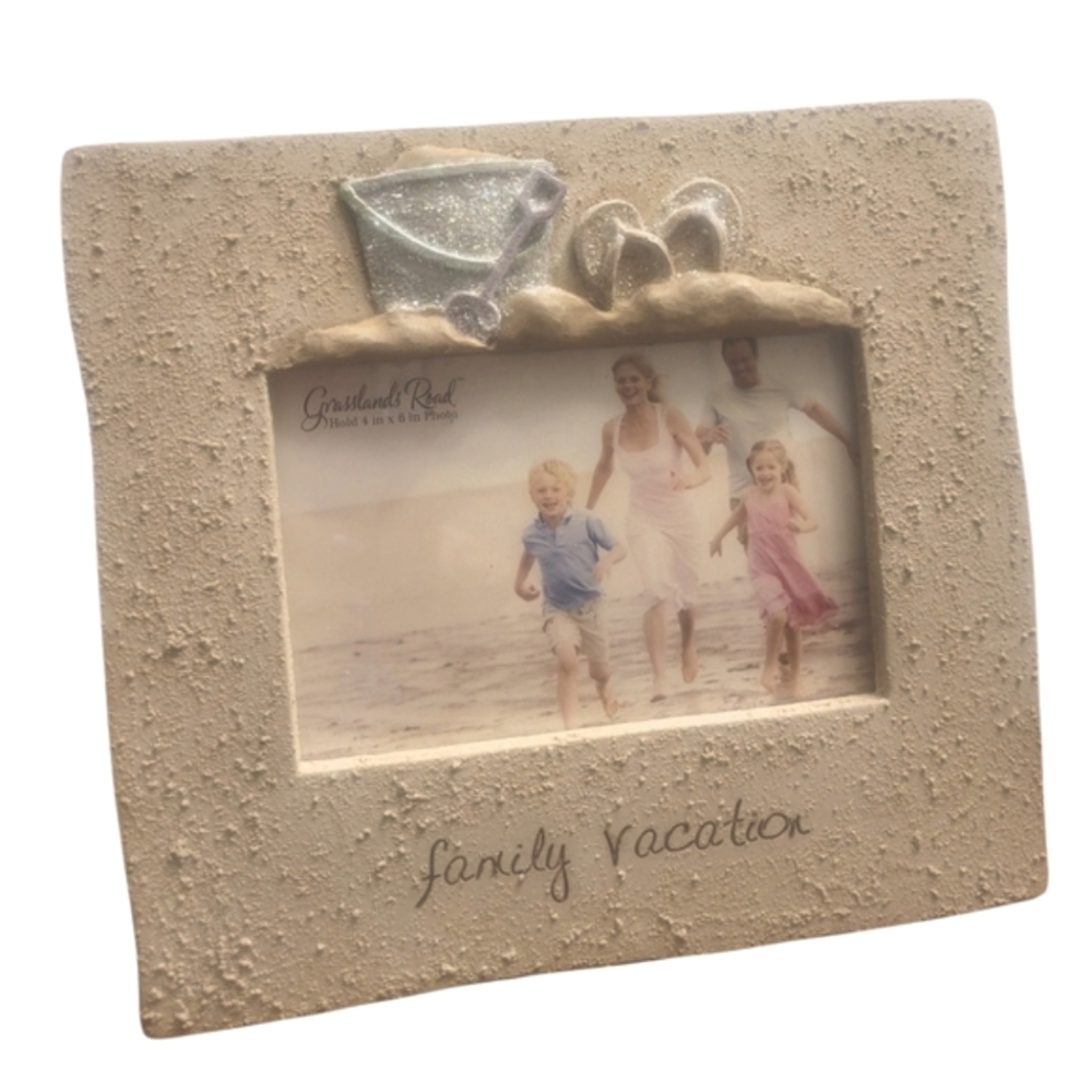 A Day at the Beach Photo Frame - Picture 2 of 7